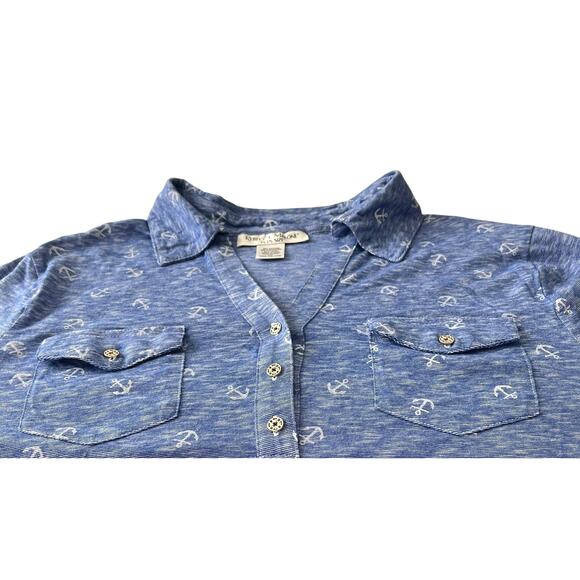 REBECCA MALONE SHORT SLV POINTED COLLAR V-NECK TOP, WOMENS, 1X, BLUE, ANCHORS - Picture 3 of 12